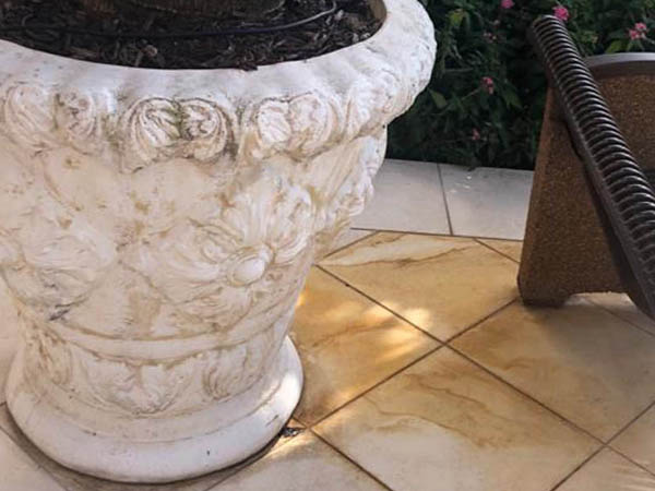 Flower Pots Stain Issues